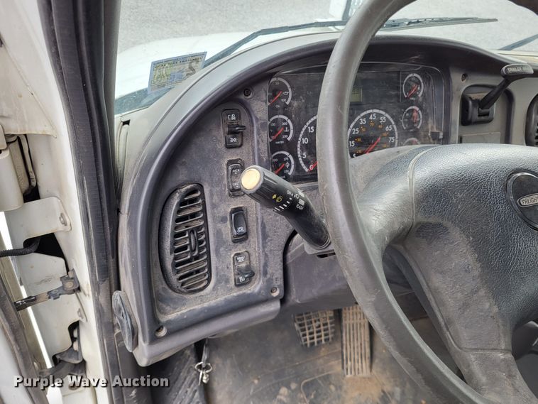 image for item DO3616 2010 Freightliner Business Class M2  bucket truck