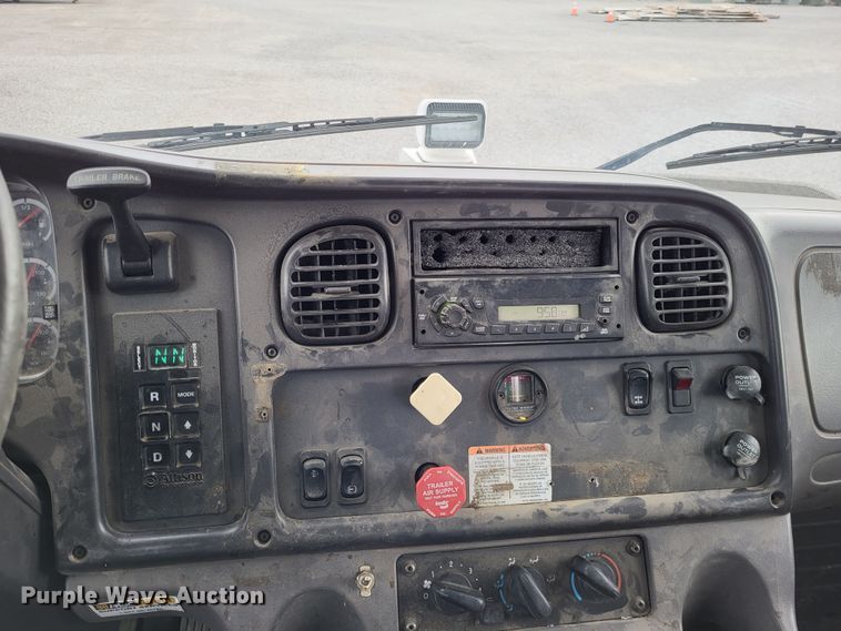 image for item DO3616 2010 Freightliner Business Class M2  bucket truck