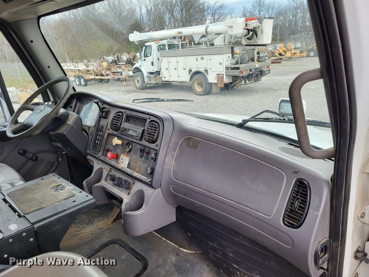 image for item DO3616 2010 Freightliner Business Class M2  bucket truck