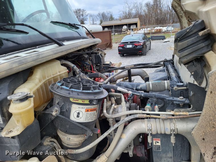 image for item DO3616 2010 Freightliner Business Class M2  bucket truck