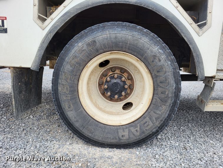 image for item DO3616 2010 Freightliner Business Class M2  bucket truck