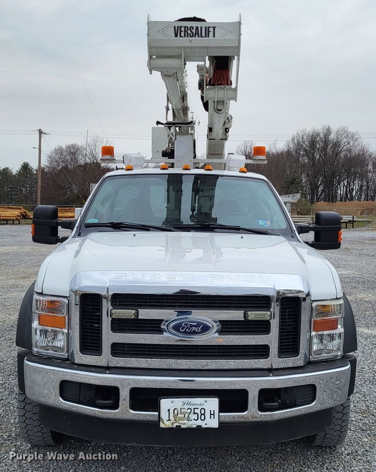 image for item DO3618 2010 Ford F550 Super Duty XLT  bucket truck