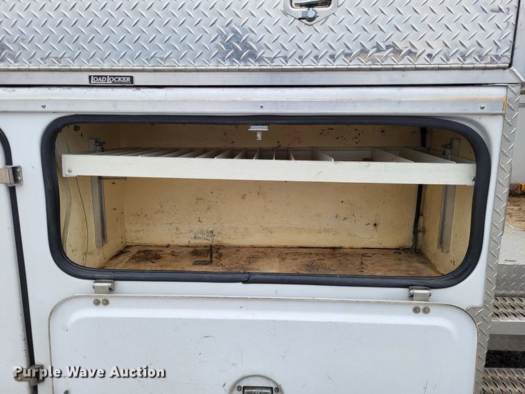 image for item DO3618 2010 Ford F550 Super Duty XLT  bucket truck