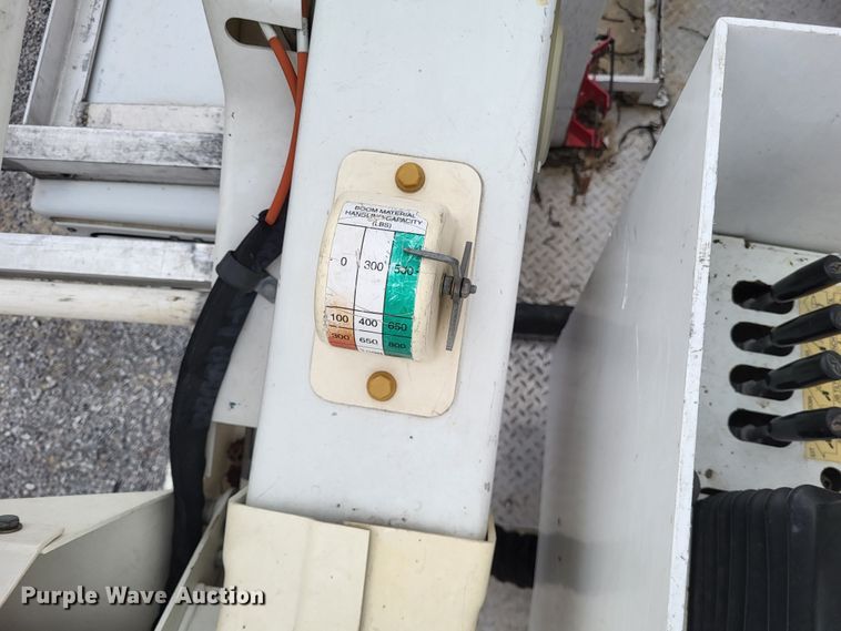 image for item DO3618 2010 Ford F550 Super Duty XLT  bucket truck