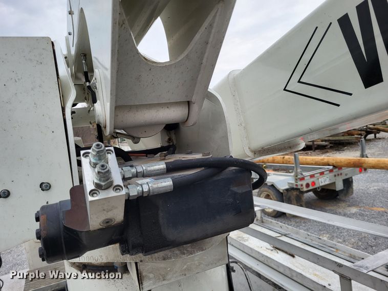 image for item DO3618 2010 Ford F550 Super Duty XLT  bucket truck