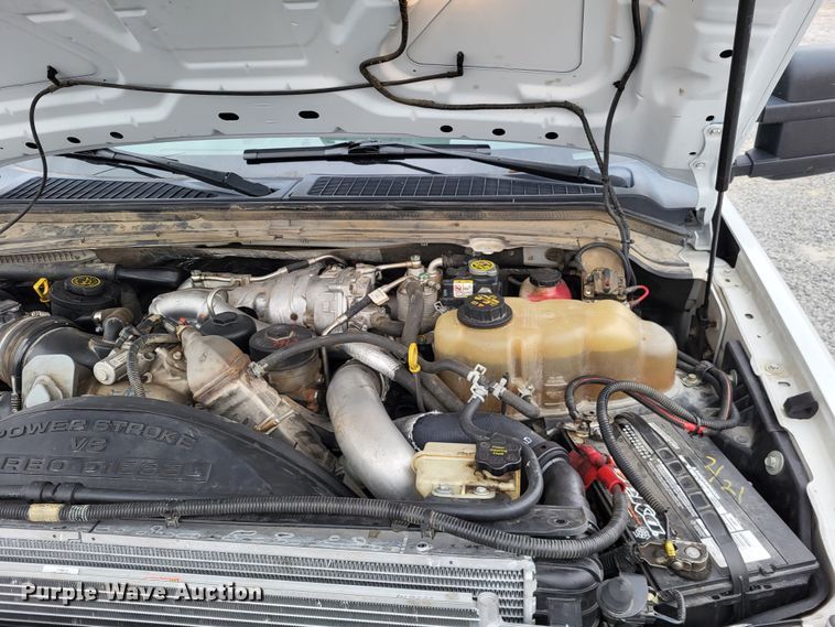 image for item DO3618 2010 Ford F550 Super Duty XLT  bucket truck