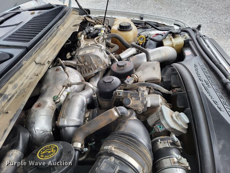 image for item DO3618 2010 Ford F550 Super Duty XLT  bucket truck