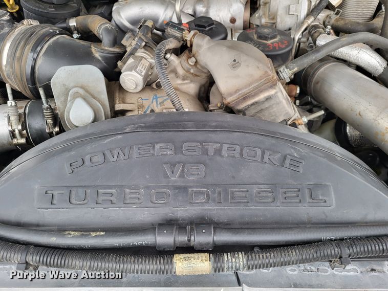 image for item DO3618 2010 Ford F550 Super Duty XLT  bucket truck