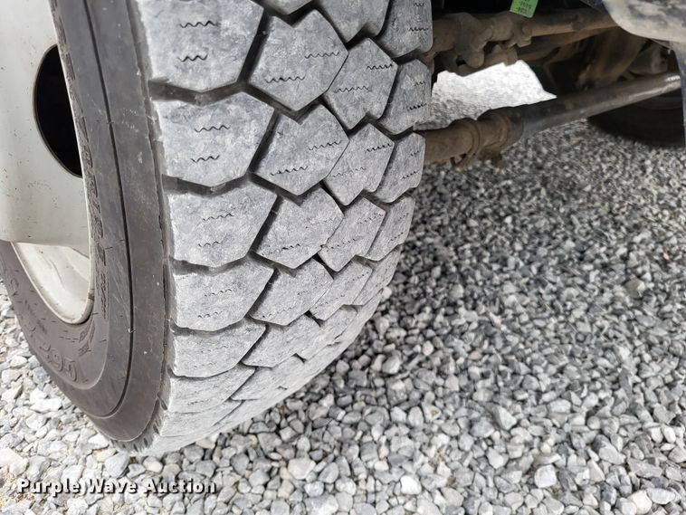 image for item DO3618 2010 Ford F550 Super Duty XLT  bucket truck