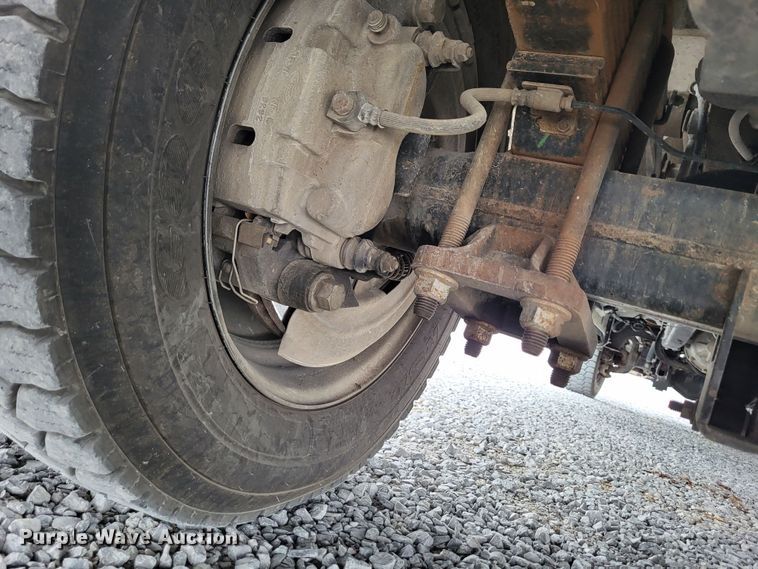 image for item DO3618 2010 Ford F550 Super Duty XLT  bucket truck