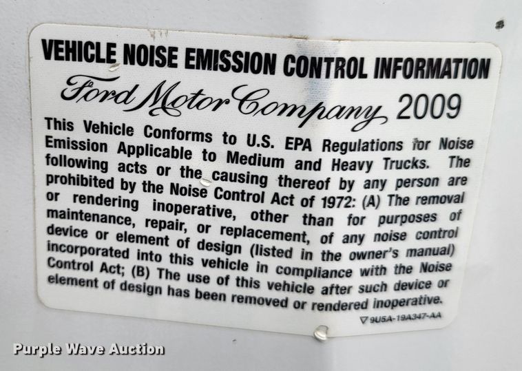 image for item DO3618 2010 Ford F550 Super Duty XLT  bucket truck