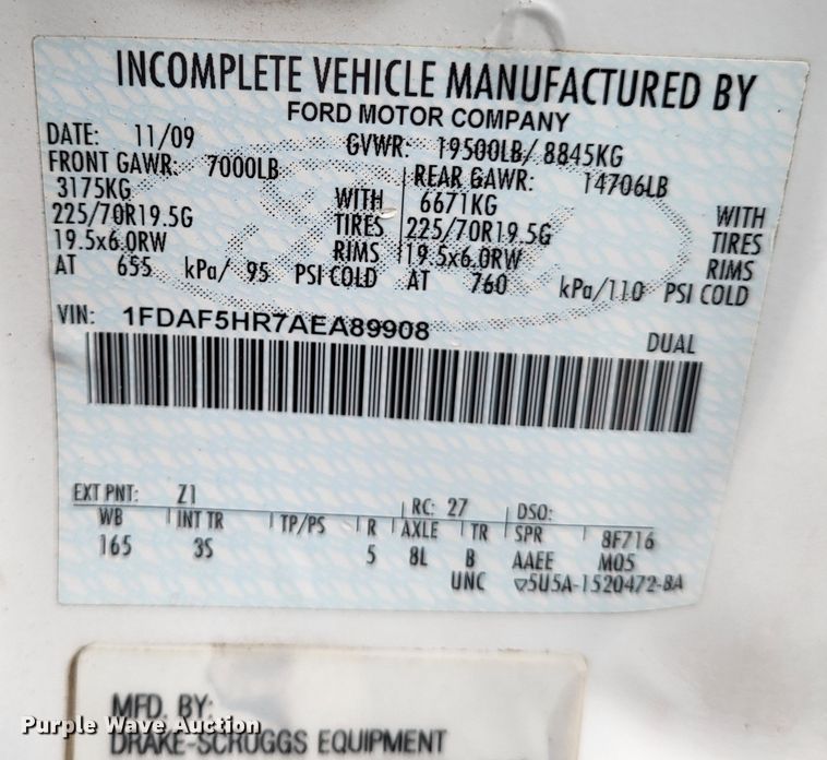 image for item DO3618 2010 Ford F550 Super Duty XLT  bucket truck