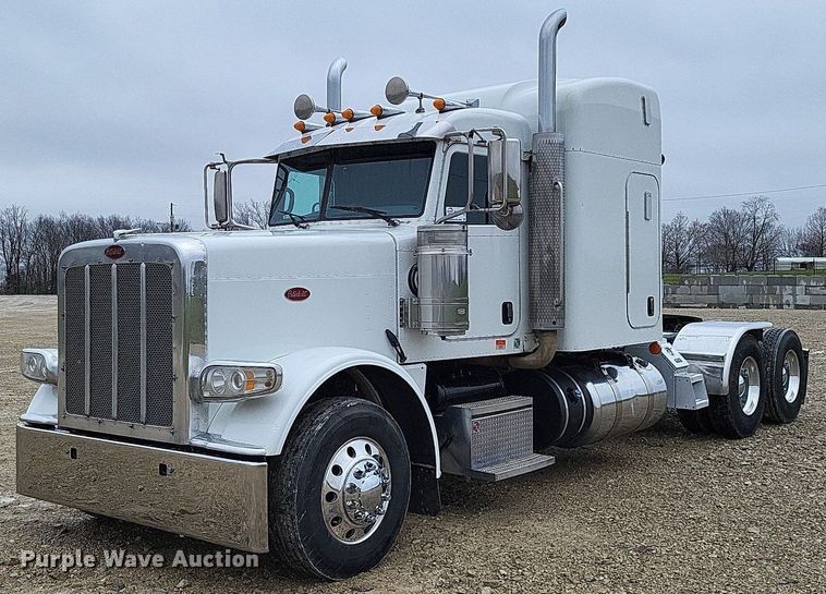 image for item DO3624 2016 Peterbilt 389  semi truck