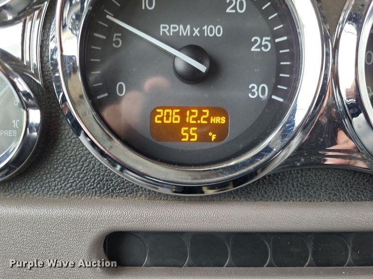 image for item DO3624 2016 Peterbilt 389  semi truck