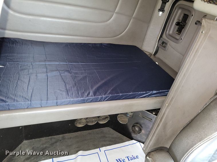 image for item DO3624 2016 Peterbilt 389  semi truck