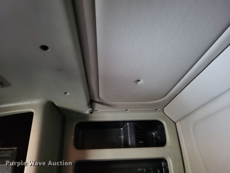 image for item DO3624 2016 Peterbilt 389  semi truck