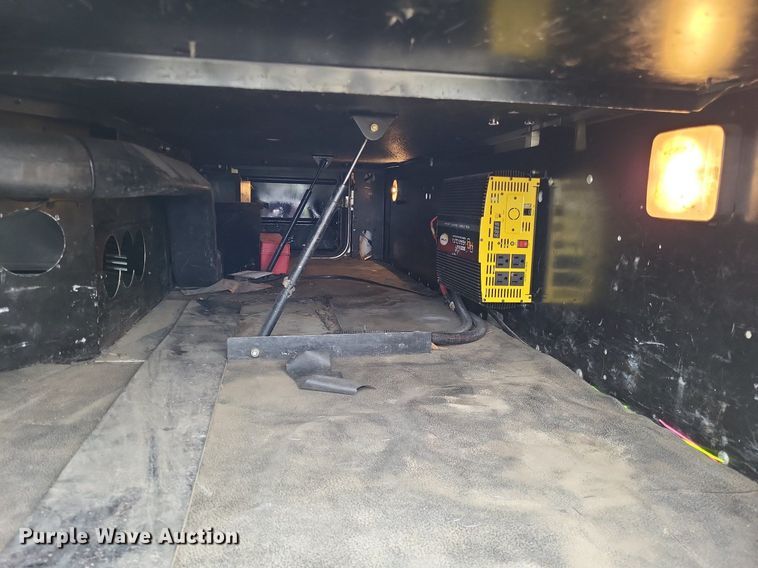 image for item DO3624 2016 Peterbilt 389  semi truck