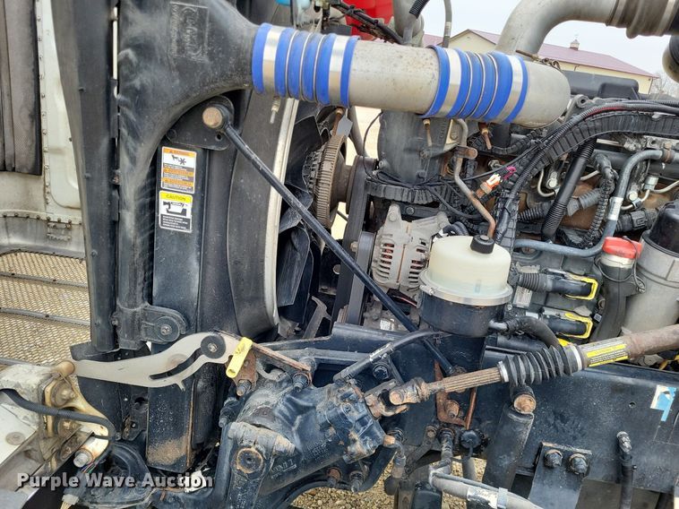 image for item DO3624 2016 Peterbilt 389  semi truck