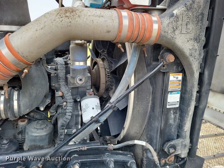 image for item DO3624 2016 Peterbilt 389  semi truck