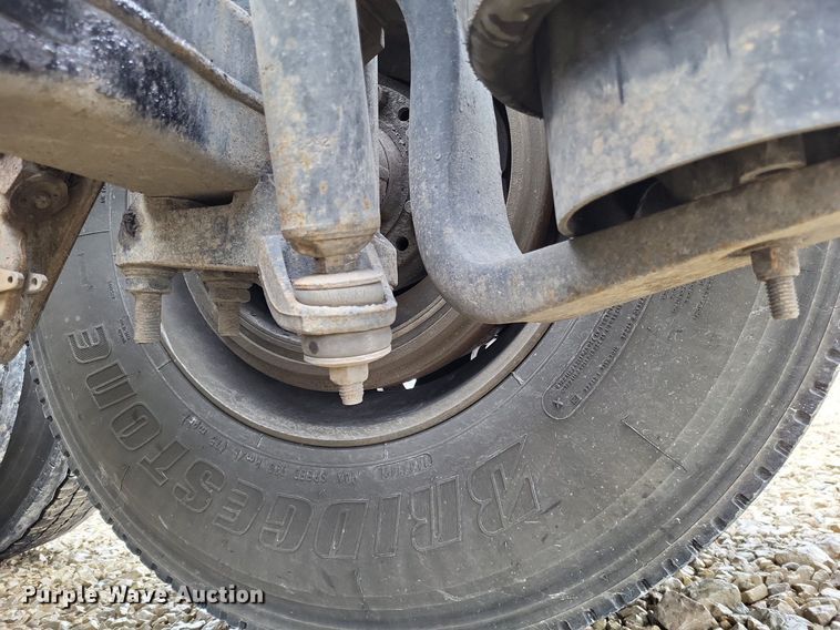 image for item DO3624 2016 Peterbilt 389  semi truck