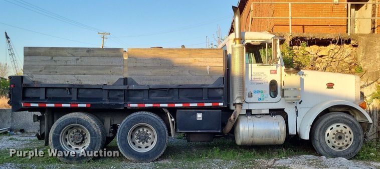 image for item DO3632 1993 Peterbilt 378  dump truck