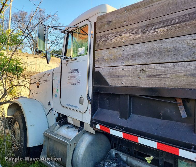 image for item DO3632 1993 Peterbilt 378  dump truck