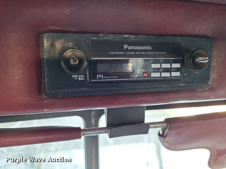 image for item DO3632 1993 Peterbilt 378  dump truck