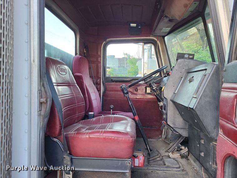 image for item DO3632 1993 Peterbilt 378  dump truck