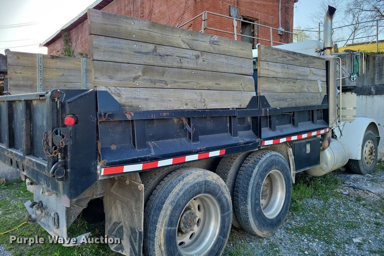 image for item DO3632 1993 Peterbilt 378  dump truck