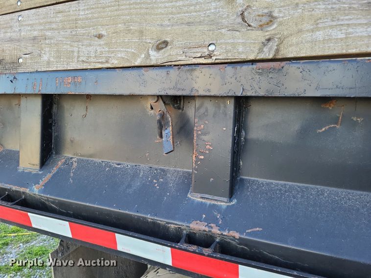 image for item DO3632 1993 Peterbilt 378  dump truck