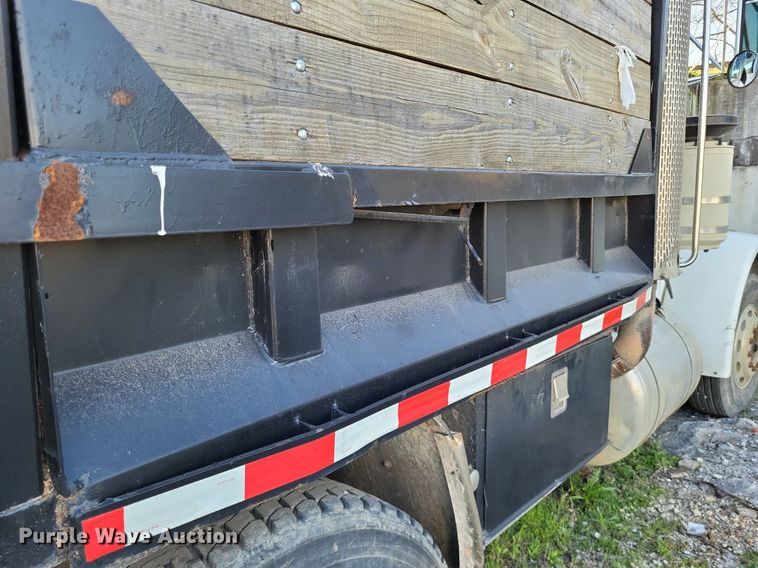 image for item DO3632 1993 Peterbilt 378  dump truck