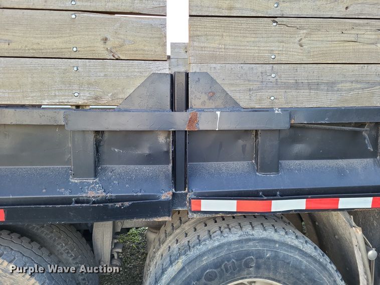 image for item DO3632 1993 Peterbilt 378  dump truck