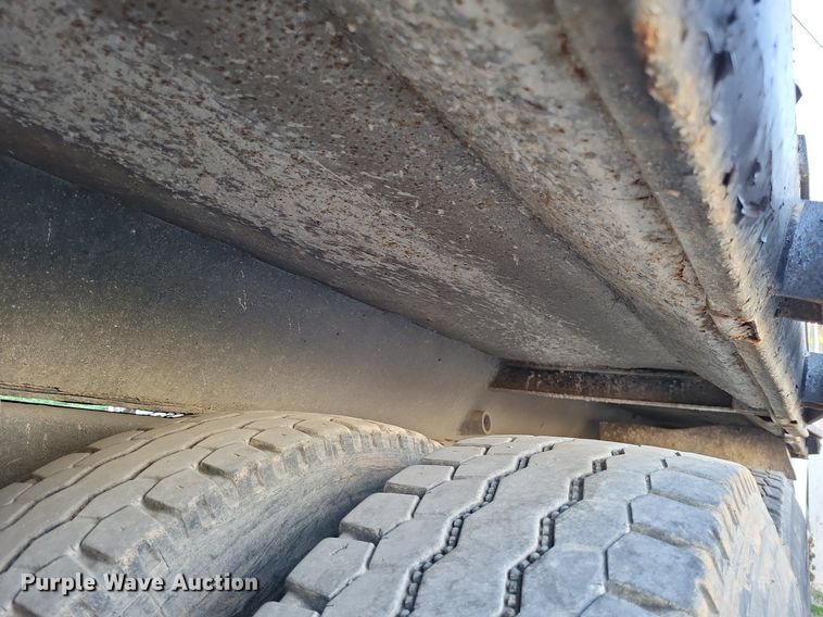 image for item DO3632 1993 Peterbilt 378  dump truck