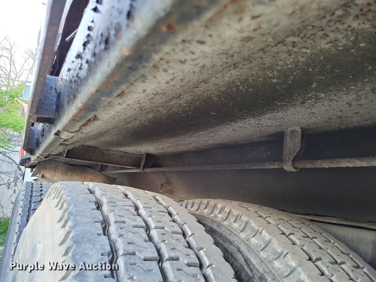 image for item DO3632 1993 Peterbilt 378  dump truck