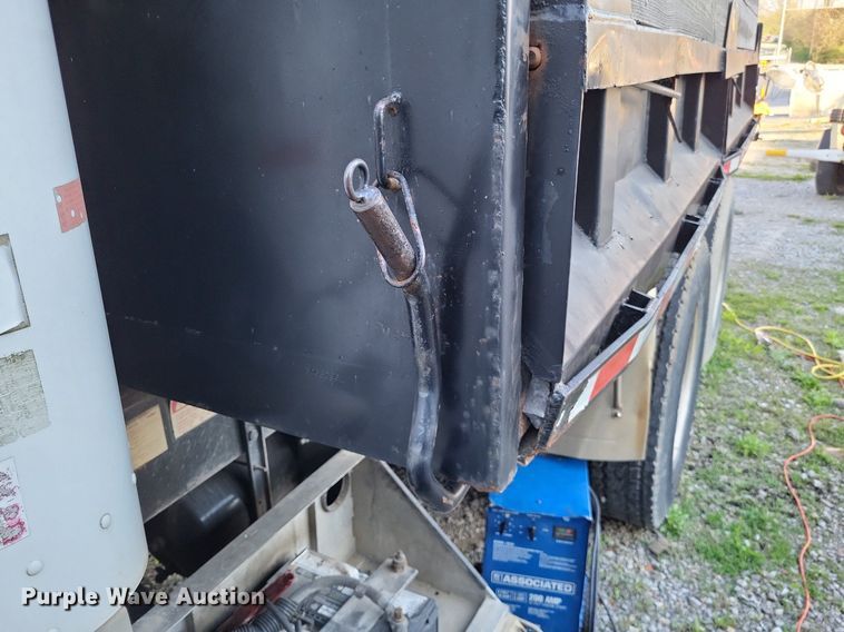 image for item DO3632 1993 Peterbilt 378  dump truck