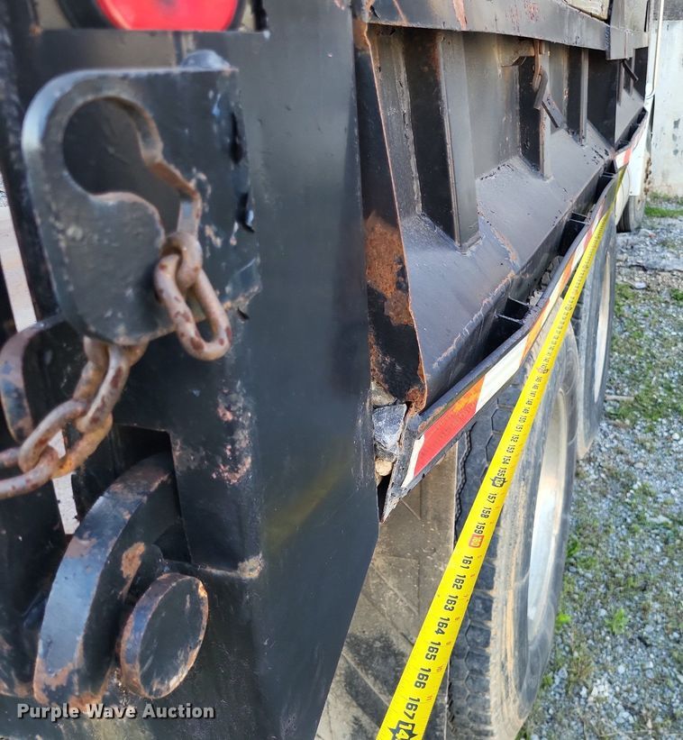 image for item DO3632 1993 Peterbilt 378  dump truck