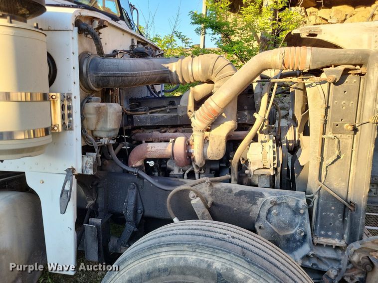 image for item DO3632 1993 Peterbilt 378  dump truck