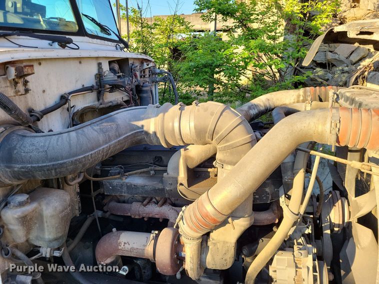 image for item DO3632 1993 Peterbilt 378  dump truck