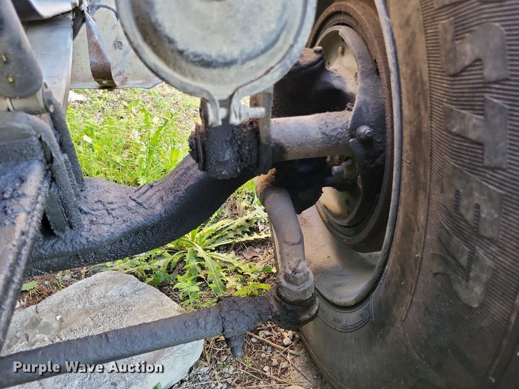 image for item DO3632 1993 Peterbilt 378  dump truck