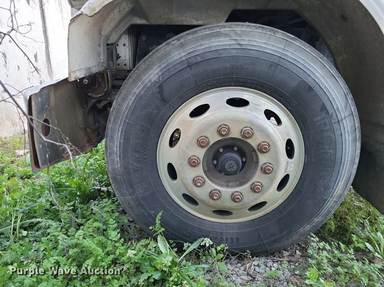 image for item DO3632 1993 Peterbilt 378  dump truck