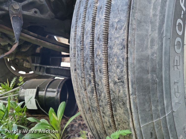 image for item DO3632 1993 Peterbilt 378  dump truck