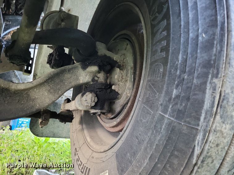 image for item DO3632 1993 Peterbilt 378  dump truck