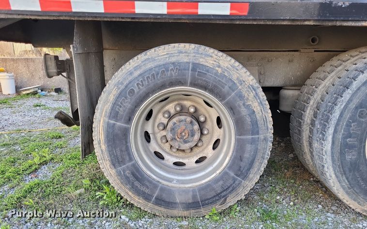 image for item DO3632 1993 Peterbilt 378  dump truck