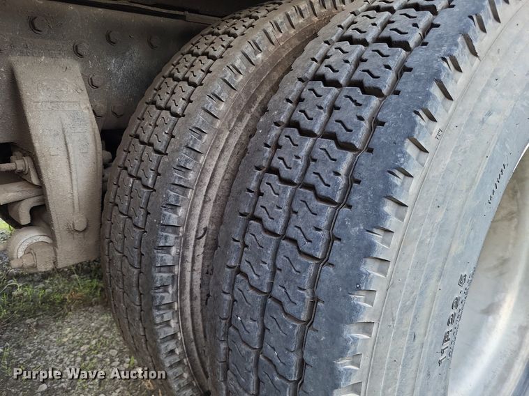 image for item DO3632 1993 Peterbilt 378  dump truck