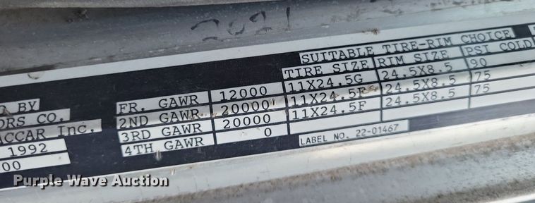 image for item DO3632 1993 Peterbilt 378  dump truck