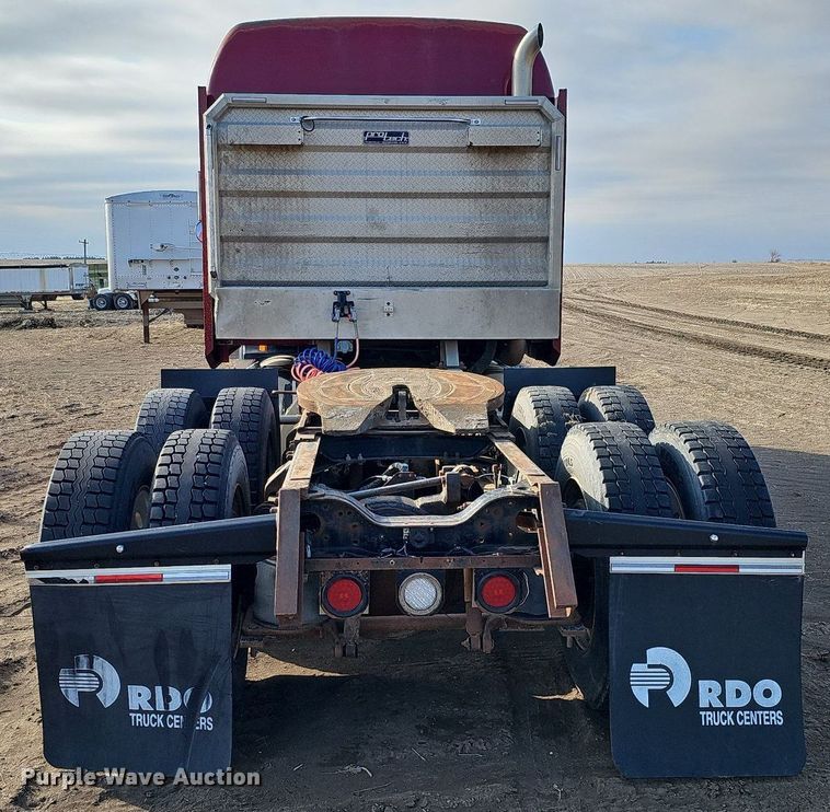 image for item DO4232 1991 Mack CH613  semi truck