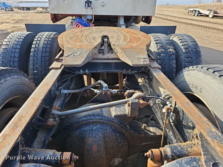 image for item DO4232 1991 Mack CH613  semi truck