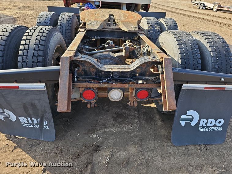 image for item DO4232 1991 Mack CH613  semi truck