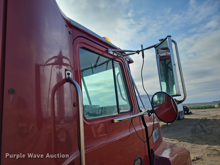 image for item DO4232 1991 Mack CH613  semi truck