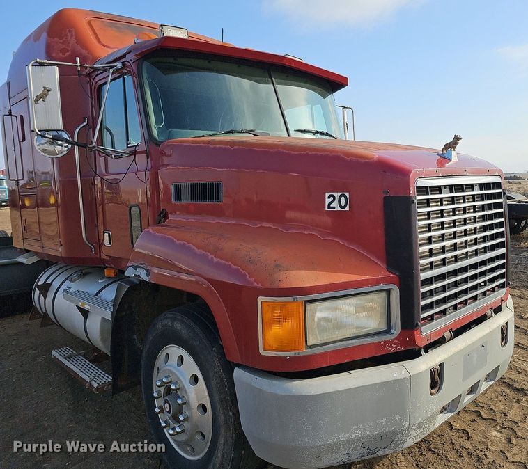 image for item DO4232 1991 Mack CH613  semi truck